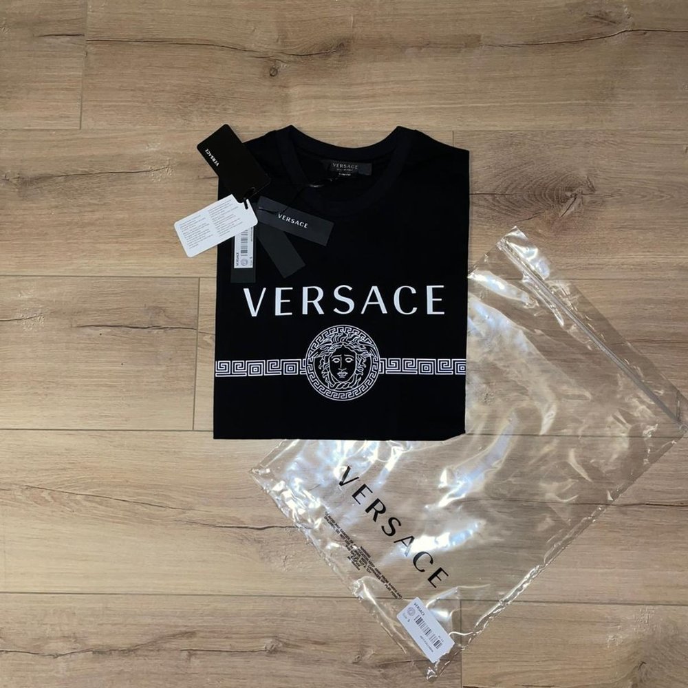Versace Men's Black T-shirt - Picture 4 of 6